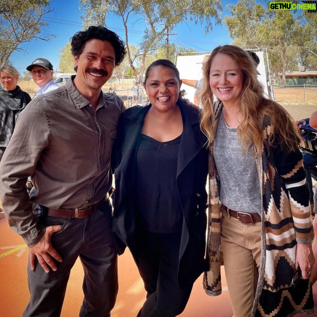 Luke Arnold Instagram - Most of my friends know me as a pretty lucky person, but the last couple of months really take the cake. I’ve finished working on ‘True Colours’ and can’t put into worlds what a life-changing experience it has been. I’ve been welcomed, educated, protected and supported by the Arrernte people of Amoonguna and Alice Springs, and found a whole crew full of new friends and collaborators. I’m so proud to be a part of this show and I can’t wait for you all to see what we’ve created. My heart goes out to those still in lockdown. It sucks. But I’m grateful that this Australian story full of new faces, challenging issues, brave performances, and endless passion was able to see the light of day. Huge thanks to @bunyaproductions and @sbs_australia for taking me on this ride. Arrernte Country