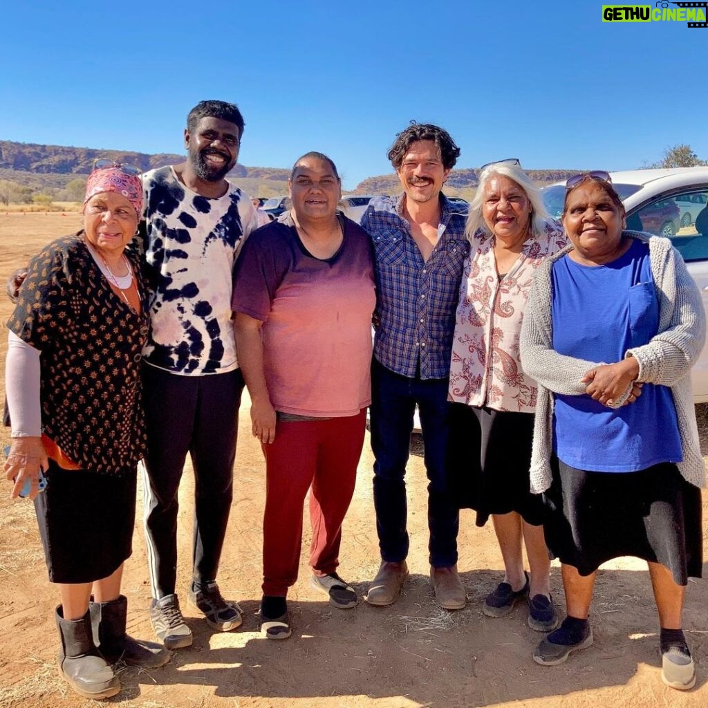 Luke Arnold Instagram - Most of my friends know me as a pretty lucky person, but the last couple of months really take the cake. I’ve finished working on ‘True Colours’ and can’t put into worlds what a life-changing experience it has been. I’ve been welcomed, educated, protected and supported by the Arrernte people of Amoonguna and Alice Springs, and found a whole crew full of new friends and collaborators. I’m so proud to be a part of this show and I can’t wait for you all to see what we’ve created. My heart goes out to those still in lockdown. It sucks. But I’m grateful that this Australian story full of new faces, challenging issues, brave performances, and endless passion was able to see the light of day. Huge thanks to @bunyaproductions and @sbs_australia for taking me on this ride. Arrernte Country