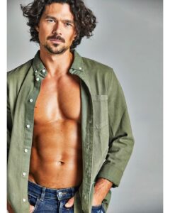 Luke Arnold Instagram - So, @whomagazine put me on their list of sexiest people 🤷‍♂️