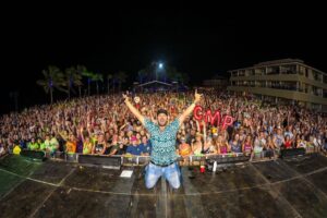 Luke Bryan Instagram - No party like a @CrashMyPlaya party