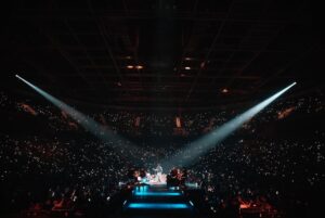 Luke Bryan Instagram - No better feeling. Thanks, Evansville. #CountryOnTour