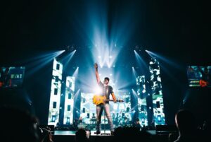 Luke Bryan Instagram - Last couple shows have not been easy to get through but I gave it my all. Thankfully my friends and family were there to support. Thank you fans for showing up in a big way
