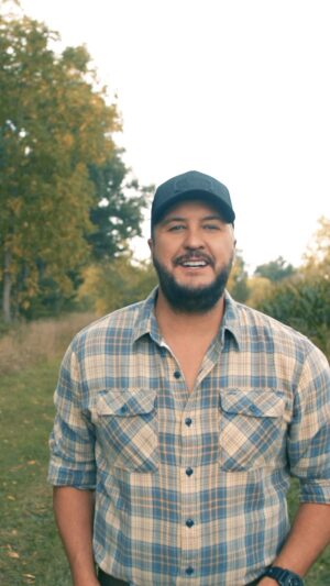 Luke Bryan Instagram - Let’s slow it down southern style. #SouthernAndSlow