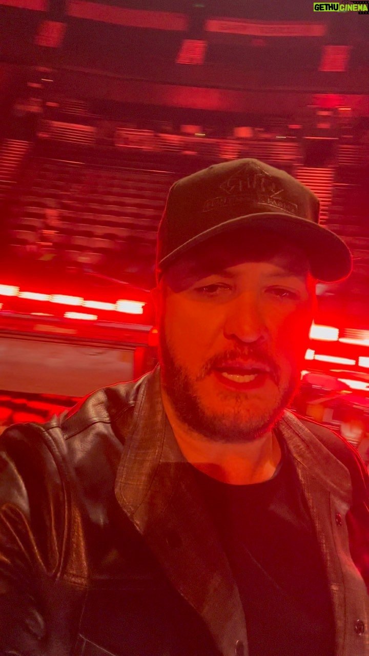 Luke Bryan Instagram - Gearing up for the #CMAawards this Wednesday! Tune in at 8/7c on @ABCnetwork. Bridgestone Arena