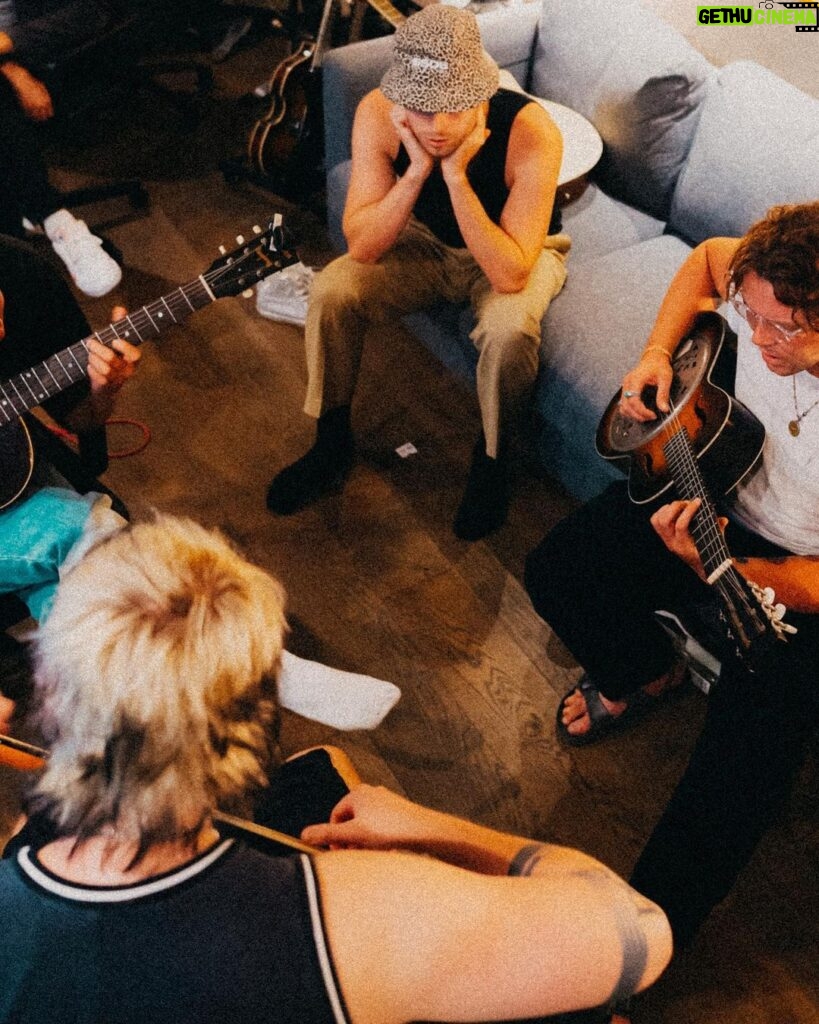 Luke Hemmings Instagram - 5SOS5 is out everywhere! 🥰 The memories of making this album are just as important as the songs in this process. Hope you love it. 5sos forever. Love you all.