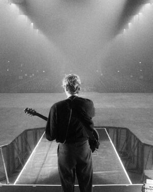 Luke Hemmings Instagram - Life on tour 🌼