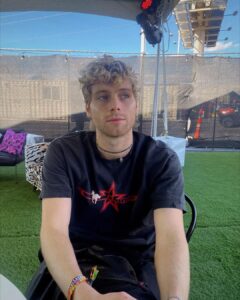 Luke Hemmings Instagram - all the good parts 🧘🏼‍♂️