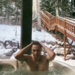 Luke Hemmings Instagram - trying to be hot tub time machine sexy then I hit my knee ->>