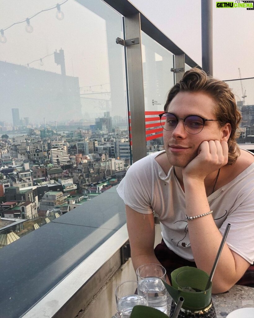 Luke Hemmings Instagram - Thank you for the birthday love! 23 birthdays on planet earth but my 1st birthday in South Korea 🤓❤️ Seoul, Korea