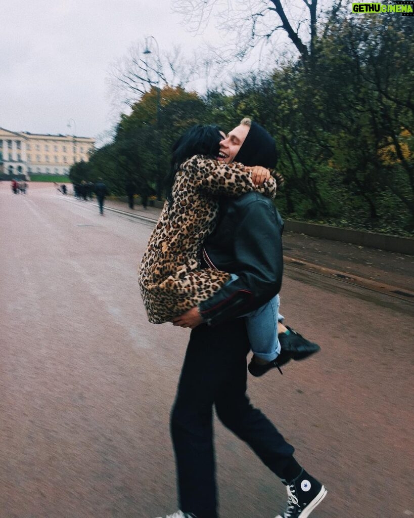 Luke Hemmings Instagram - Sweet girl ^ . ^ happy boi 🐆 🖤