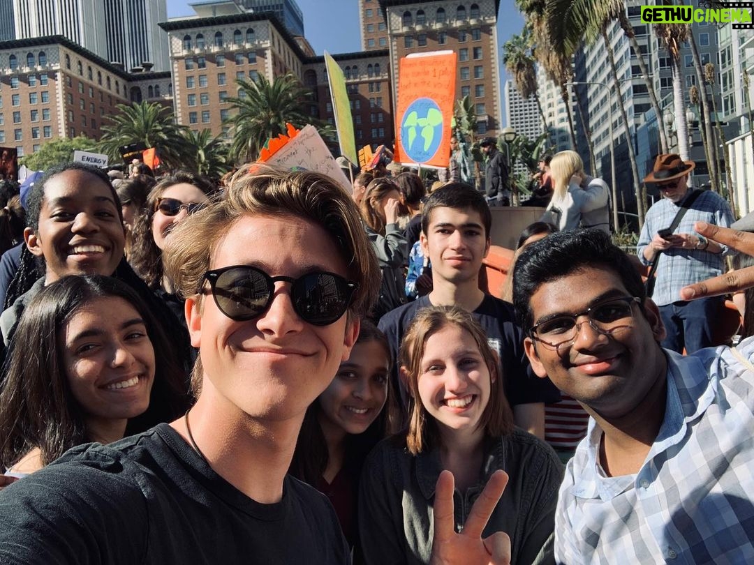 Luke Mullen - 34.6K Likes - @firedrillfriday went off!! đĽWe ALL need to come together and STRIKE for a clean and livable future NOW! Our world is being destroyed by big polluters, and we have a very short time to save it, so JOIN @firedrillfriday and other groups like @fridaysforfuture and @earth_uprising to strike for your future đAlways inspired by the work of all these inspiring climate activists! đđź
