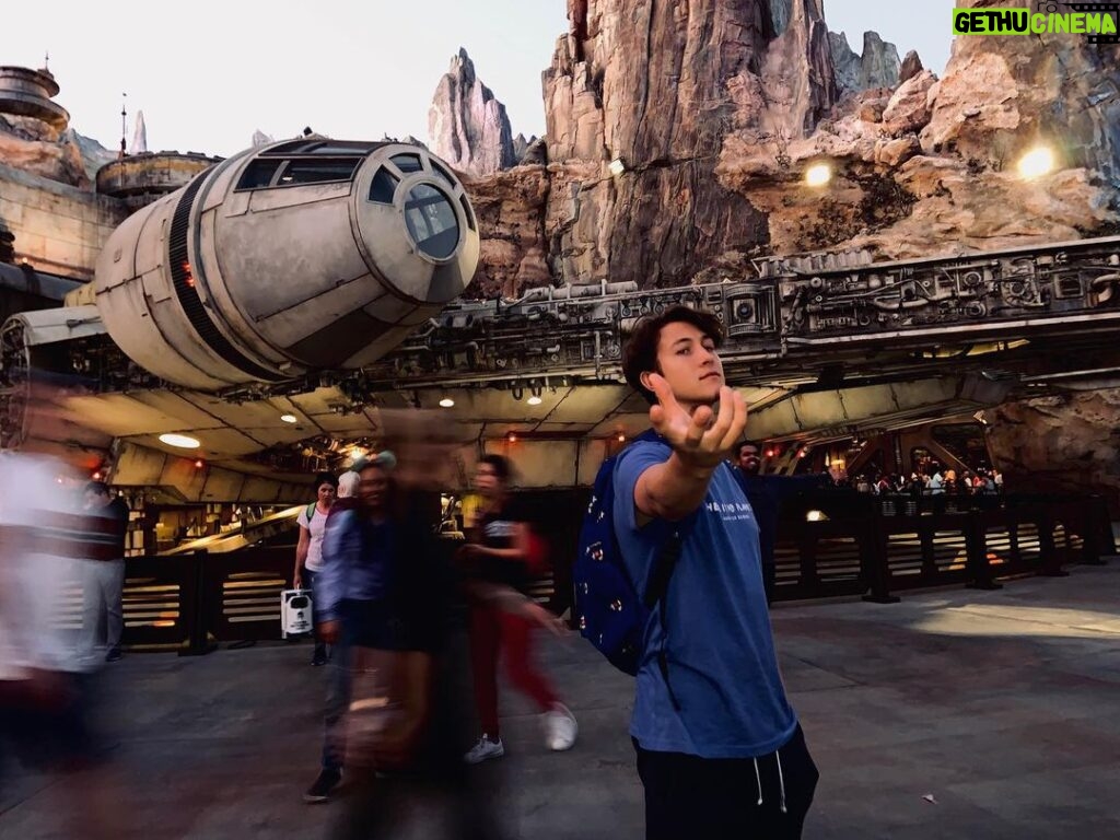 Luke Mullen Instagram - it’s a TRAP @disneyland Disneyland