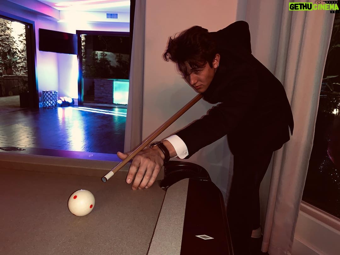 Luke Mullen - 32.7K Likes - đą
