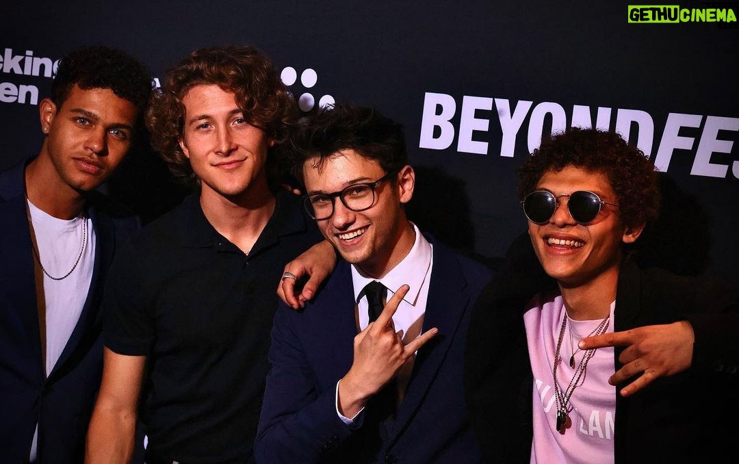 Luke Mullen Instagram - LA premiere of V/H/S/99 with the boys!!! Had a blast making this crazy ass flick with the heartthrob squad, everyone better go stream it October 20th on @shudder 😈😈😈