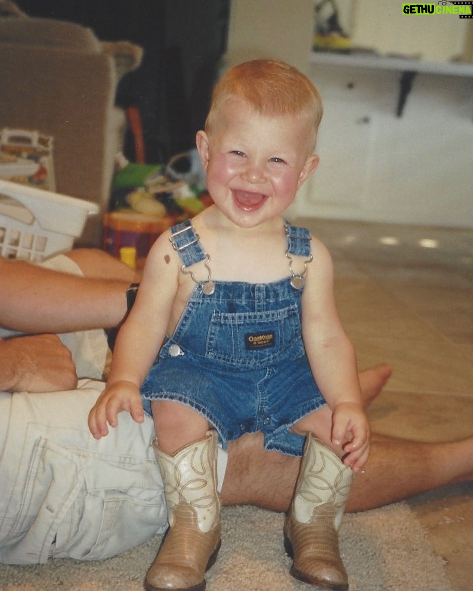 Luke Mullen Instagram - Well this goober is 21 today… my GREATEST birthday wish today would be for everyone to go donate to the fundraiser in my 6¡o to help Pakistan’s flood victims ❤️