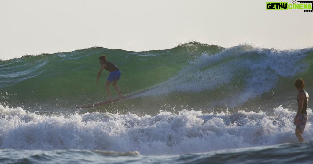 Luke Mullen Instagram - Race to the barrel Costa Rica