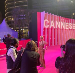 Lula Cotton-Frapier Instagram - PRIX DU PUBLIC ! C’est grâce à vous ! @primevideofr 
MIXTE FOREVER DANS NOS CŒURS 

@studio_vigerie @instantsuspendus @gazettejuliette 
@jeanmarcfellousoff 
@enzomonchauzou @dimitrifouque @adilmekki @antoinepelletier_ @antoine.wrnr @gaspardgevinhie #mixte1963
