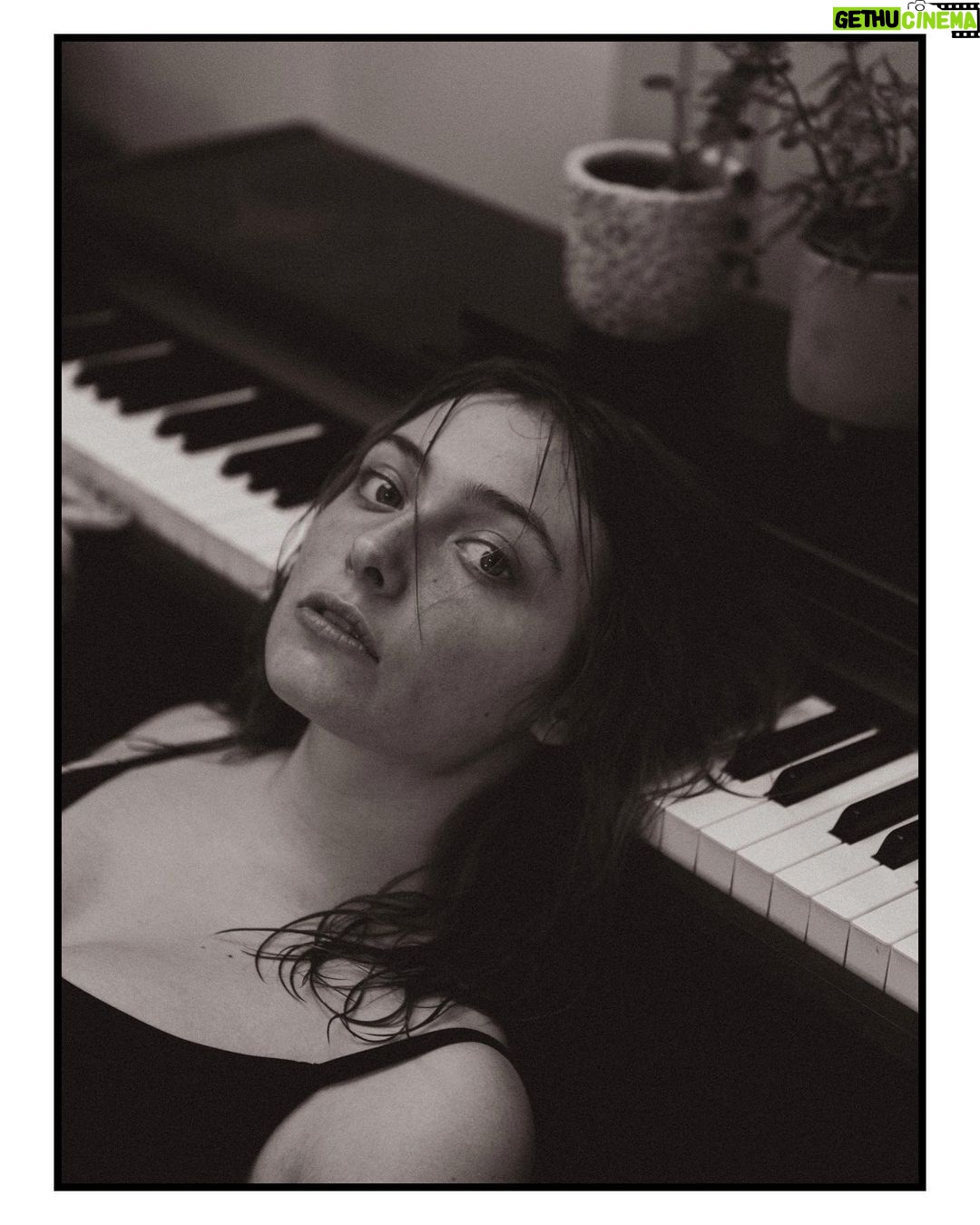 Lula Cotton-Frapier Instagram - Lula, en noir et blanc 📸