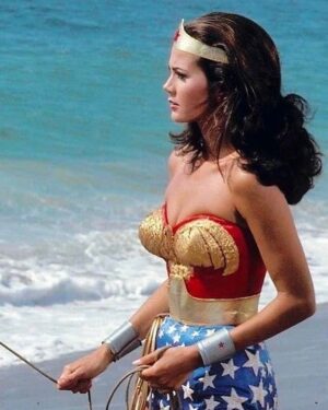 Lynda Carter Instagram - Who's going to catch some waves this weekend? ❤️