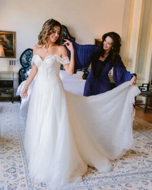 Lynda Carter Instagram - I have always hoped my children would find the kind of true love that I did. When Jessica met Ross, that wish came true. I love you both so much. Congratulations ❤️ @jessica.carter.altman & Ross

Photos by Jose Villa