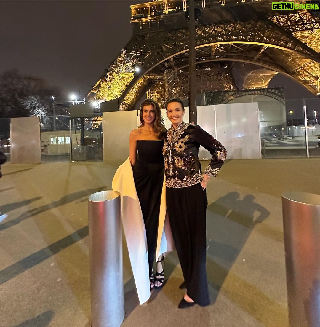 Lynda Carter Instagram - Dreaming of Paris… 🇫🇷#throwbackthursday @jessica.carter.altman