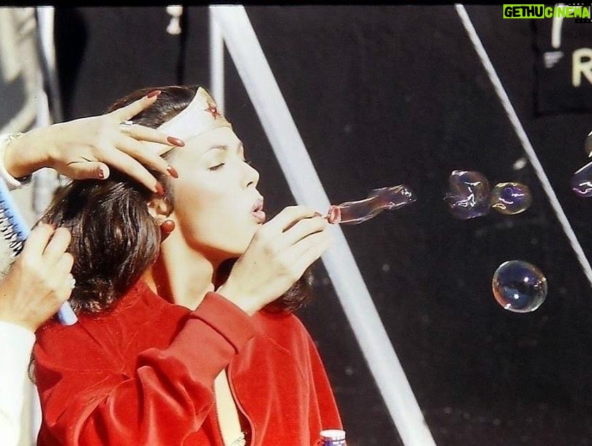 Lynda Carter Instagram - It's Monday. Keep your chin up and remember to have some fun this week.