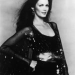 Lynda Carter Instagram - Happy New Year! Wishing you all the best for 2023.