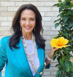 Lynda Carter Instagram - Looking at the weather today and missing when I could smell the flowers… brr! #latergram