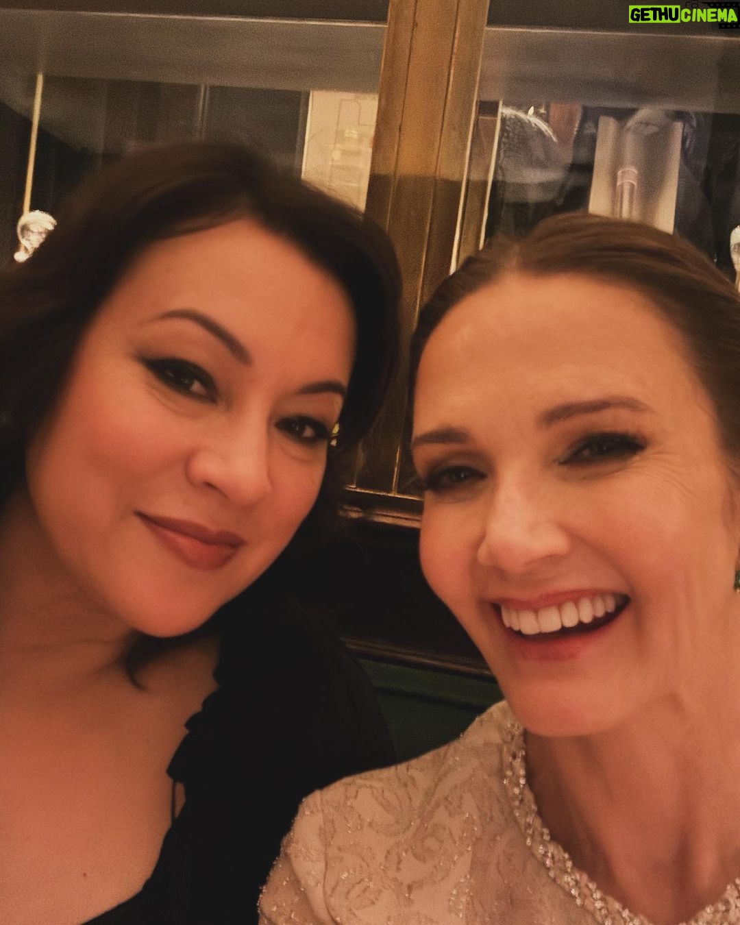 Lynda Carter Instagram - Paris is more fun with the girls. @jennifertilly