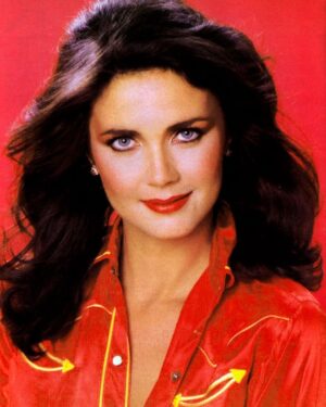 Lynda Carter Instagram - You don’t need a costume to be fiery. Happy Halloween! 🔥🔥🔥