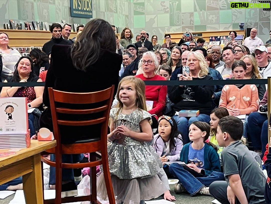 Lynda Carter Instagram - Readers Assemble!!! I had a blast last night at @barnesandnoble Tysons Corner with @bradmeltzer and @chriseliopoulos to celebrate their Ordinary People Change the World book series! ⭐️ #iamrbg #iamwonderwoman