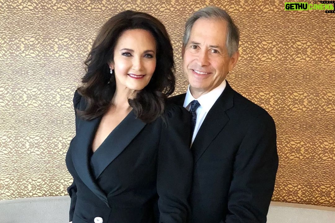Lynda Carter Instagram - Scientists from City of Hope and TGen (@tgenresearch) may have uncovered a possible explanation why a certain type of leukemia sometimes takes a more aggressive turn. This discovery was recently featured in Nature Communications. The research was funded by the Robert & Lynda Carter Altman Family Foundation in honor of Lynda Carter Altman’s (@reallyndacarter) late husband, Robert, who developed myelofibrosis that eventually transformed into secondary acute myeloid leukemia. “This time last year, I predicted that I'd be able to come to the public in Fall 2023 with findings that would fundamentally change the way we view acute myeloid leukemia (AML) and could lead to saving lives,” said Carter Altman. “I am thrilled that I was able to keep this promise, and that the Robert & Lynda Carter Altman Family Foundation Research Fund enabled the brilliant scientists at TGen and City of Hope to make key discoveries about what makes leukemia more aggressive. It is a bittersweet moment for me and my family to know that the path this research is on could have helped my beloved husband Robert, but there is no better tribute to his memory than the opportunity to save the lives of others.” Visit the link in our bio to learn more.