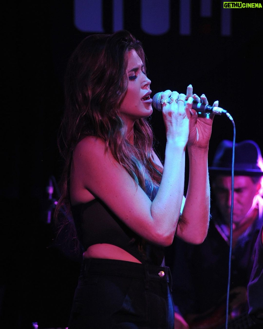 Lynda Carter Instagram - My baby sings like an angel ❤️ @jessica.carter.altman headlining at DROM NYC 🔥