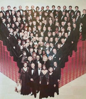 Lynda Carter Instagram - This is like Where’s Waldo…
Can you spot me?