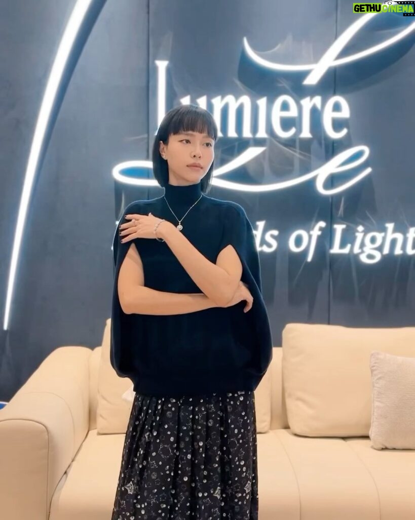 Lynn Lim Instagram - The new @lelumieremalaysia has opened its door in TRX. Exuding a classy luxury within a grandeur halo setting, showcasing a timeless and captivating beauty. 🥂 Thank you team ✨ styling @bycolinofficial in @fendi makeup @plikamakeup @raeseok hair @shawncutlergroup @derren_sc #ientertainmentgroup #LeLumiere #DiamondsofLight #NewOpening #LeLumiereTRX #LoveLightLuxury #bycolinofficial
