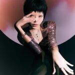 Lynn Lim Instagram - “演戏是一辈子的事。” 若一辈子能专注在表演这块，它将会是无价的幸福。 第一次登上新加坡杂志封面。 谢谢新加坡风华。谢谢香奈儿。 主编：Sylvester Ng @sylvesterng 文字：Dion Tang @wengkuan 摄影：Reuben Foong @reubenfoong 影片与剪辑：Reuben Foong 美术指导：Chen Jinghua leifeifly 时尚造型：Martin Wong @martyzwong 发型 : June Loke @junzloke / @35a_official 化妆: Manisa Tan @manisatan using colours from @chanel.beauty 时尚与珠宝：@chanelofficial #ICONCOVER #iconsingapore #CHANELFineJewelry #CocoCrush #CameliaCollection #N5Collection