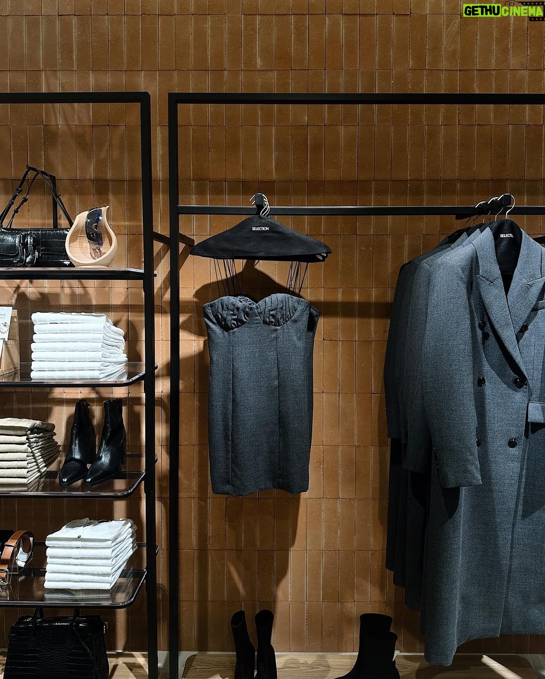 Lynn Lim Instagram - Captivated by the materials used in the latest flagship store of @mango in Mid Valley. Mid Valley Mall