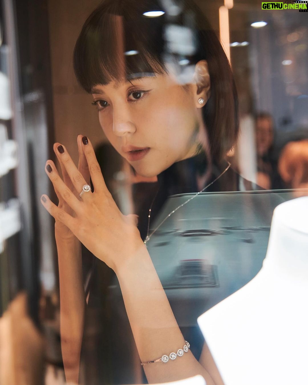 Lynn Lim Instagram - The new @lelumieremalaysia has opened its door in TRX. Exuding a classy luxury within a grandeur halo setting, showcasing a timeless and captivating beauty. 🥂 Thank you team ✨ styling @bycolinofficial in @fendi makeup @plikamakeup @raeseok hair @shawncutlergroup @derren_sc #ientertainmentgroup #LeLumiere #DiamondsofLight #NewOpening #LeLumiereTRX #LoveLightLuxury #bycolinofficial