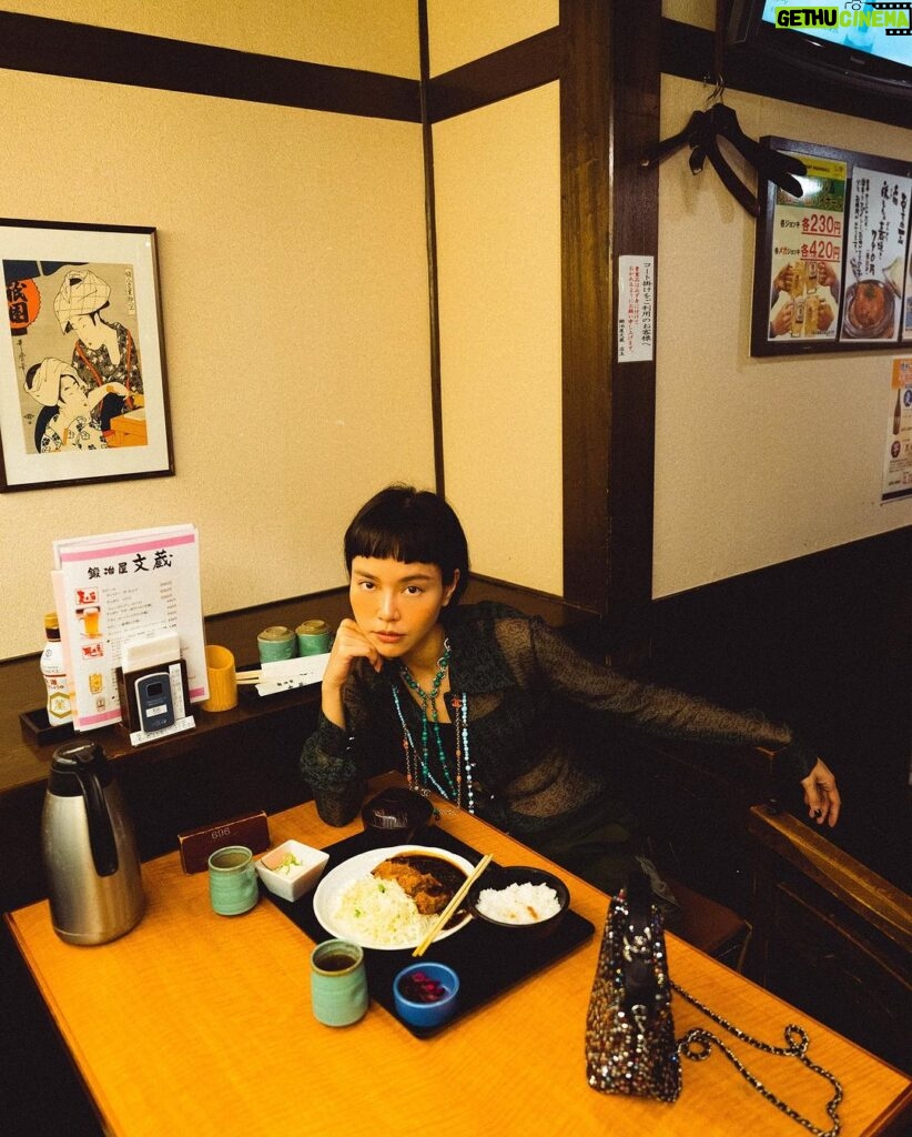 Lynn Lim Instagram - I was served a pretty good curry tonkatsu 🍛 @chanelofficial #CHANELMetiersdArt #CHANELinTokyo Tokyo, Japan