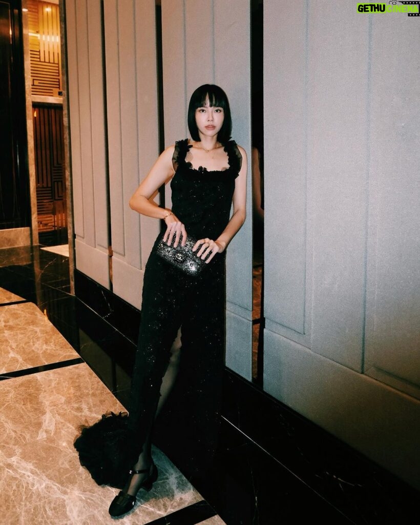 Lynn Lim Instagram - Stack it, they said. In @chanelofficial @bycolinofficial @shawncutlergroup @derren_sc @sharman_yee @plikamakeup #CocoCrush #CHANELMY