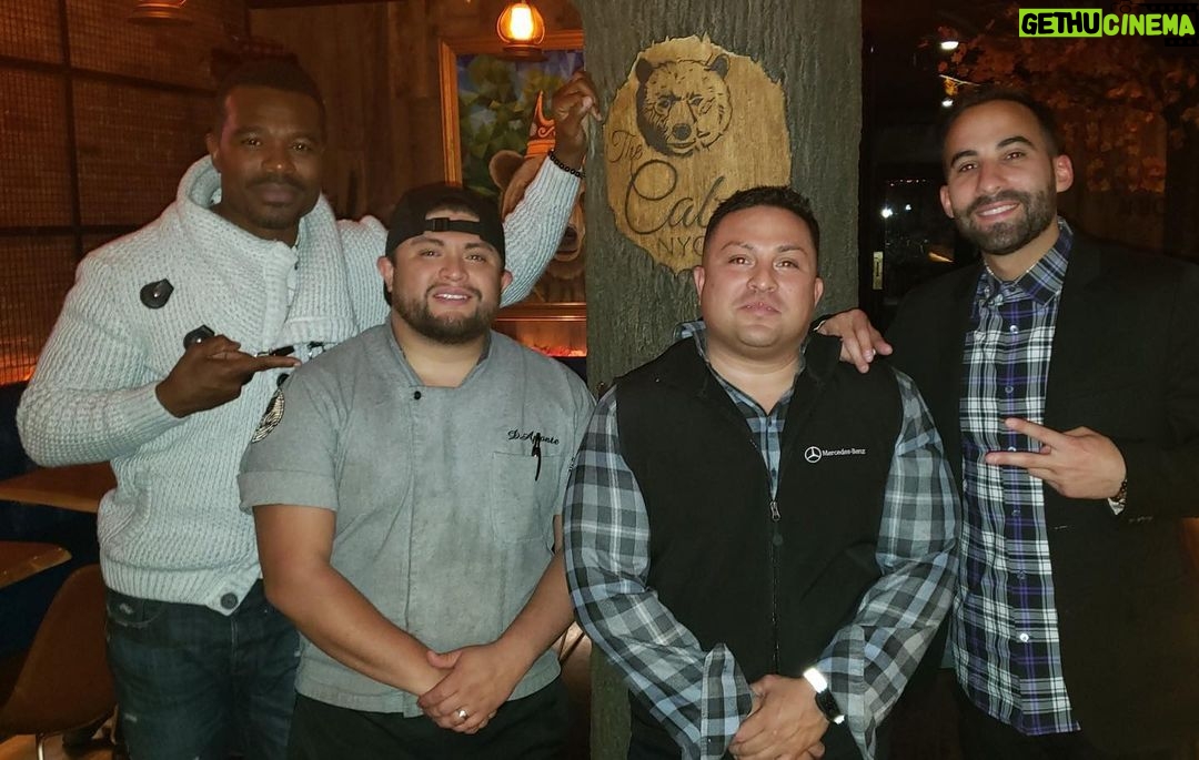 Lyriq Bent Instagram - With the fam @thecabin_nyc chef @bitesbyaponte to my left has a great hand on the food. @japonte311 running the spot like clockwork. @troypress, another great night in #brooklyn #chillvibe #family #nyc #greatfood The Cabin NYC