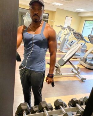 Lyriq Bent Instagram - It’s more important than ever to be healthy. With this pandemic you need to be at your physical best to fight a good fight. Young or old be good to your body. Bless. #fitness #healthyliving #fcovid