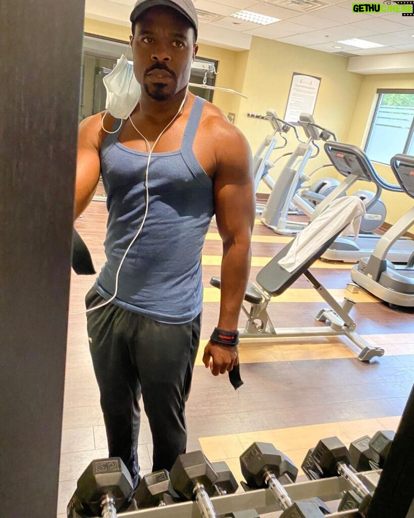 Lyriq Bent Instagram - It’s more important than ever to be healthy. With this pandemic you need to be at your physical best to fight a good fight. Young or old be good to your body. Bless. #fitness #healthyliving #fcovid
