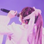 MARiA Instagram - Re:Connect Thanks 公演の白ドレス🤍 全身見たいってお声がたくさんあったのでちびっと遅くなりましたが☺️🫶🏻💓 動くたびに揺れるヒラヒラ 楽しくなっちゃって ドレスなのに 思いっきり暴れましたね😌🤍 ついつい😆✨ カタチめっちゃ綺麗でこれからもステージで大切に着たい衣装のひとつです♡ #GARNiDELiA #MARiA #衣装　#美依礼芽 #小美