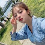 MARiA Instagram - 今回写真集の特典ブロマイド はカラフルなメイリアが封入されてます。 これは水色🩵メイリア。 キミは何色メイリアをゲットできるかなー😋🫶🏻 #GARNiDELiA #MARiA #小美 #美依礼芽