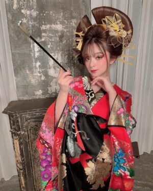 MARiA Instagram - MARiA 写真集第4弾『美姫　HIME』
本日発売日です❤️

早い方はもう届いたよって方もいるかな？？

ドキドキ💓

届いたら感想教えてね♡

みんなのお気に入りのMARiAは見つかるかなー？

リリイベも沢山決まったので
ぜひ愛にきてねっ

詳細はHPで✨
#MARiA #美依礼芽 #小美 #GARNiDELiA #花魁　#写真集