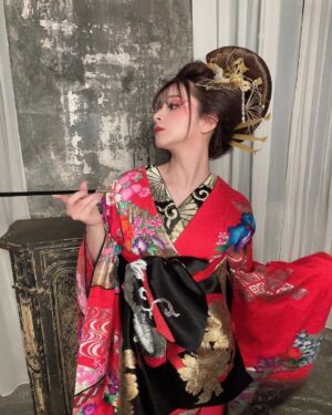 MARiA Instagram - MARiA 写真集第4弾『美姫　HIME』
本日発売日です❤️

早い方はもう届いたよって方もいるかな？？

ドキドキ💓

届いたら感想教えてね♡

みんなのお気に入りのMARiAは見つかるかなー？

リリイベも沢山決まったので
ぜひ愛にきてねっ

詳細はHPで✨
#MARiA #美依礼芽 #小美 #GARNiDELiA #花魁　#写真集