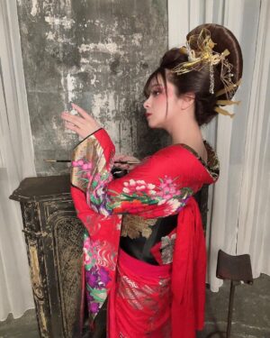 MARiA Instagram - MARiA 写真集第4弾『美姫　HIME』
本日発売日です❤️

早い方はもう届いたよって方もいるかな？？

ドキドキ💓

届いたら感想教えてね♡

みんなのお気に入りのMARiAは見つかるかなー？

リリイベも沢山決まったので
ぜひ愛にきてねっ

詳細はHPで✨
#MARiA #美依礼芽 #小美 #GARNiDELiA #花魁　#写真集