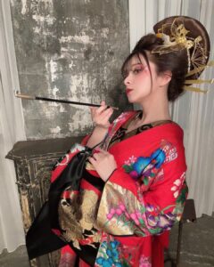 MARiA Instagram - MARiA 写真集第4弾『美姫　HIME』 本日発売日です❤️ 早い方はもう届いたよって方もいるかな？？ ドキドキ💓 届いたら感想教えてね♡ みんなのお気に入りのMARiAは見つかるかなー？ リリイベも沢山決まったので ぜひ愛にきてねっ 詳細はHPで✨ #MARiA #美依礼芽 #小美 #GARNiDELiA #花魁　#写真集
