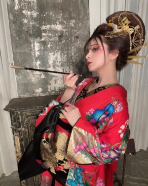 MARiA Instagram - MARiA 写真集第4弾『美姫　HIME』
本日発売日です❤️

早い方はもう届いたよって方もいるかな？？

ドキドキ💓

届いたら感想教えてね♡

みんなのお気に入りのMARiAは見つかるかなー？

リリイベも沢山決まったので
ぜひ愛にきてねっ

詳細はHPで✨
#MARiA #美依礼芽 #小美 #GARNiDELiA #花魁　#写真集